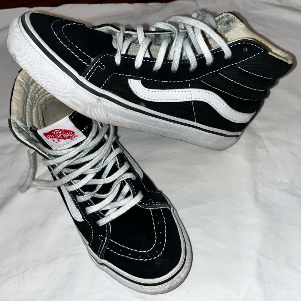 Black and White Vans size 6